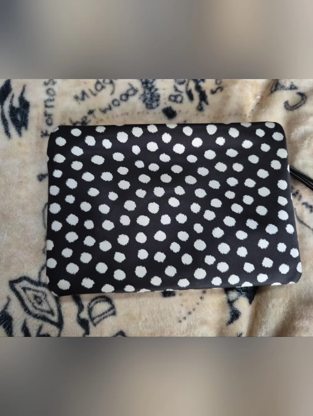 Kate Spade New York Small Drewe Wilson Road Musical Dots Zipper Pouch